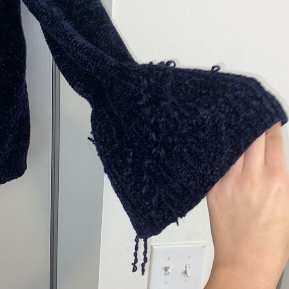 Wild Flower Chenille Sweater with Fluted Sleeves - Picture 6 of 8